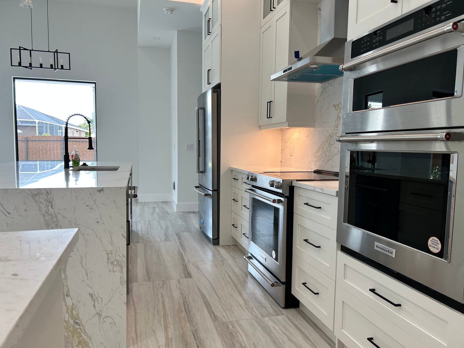 A perfectly clean luxury kitchen after a renovation cleanup by Be2Clean